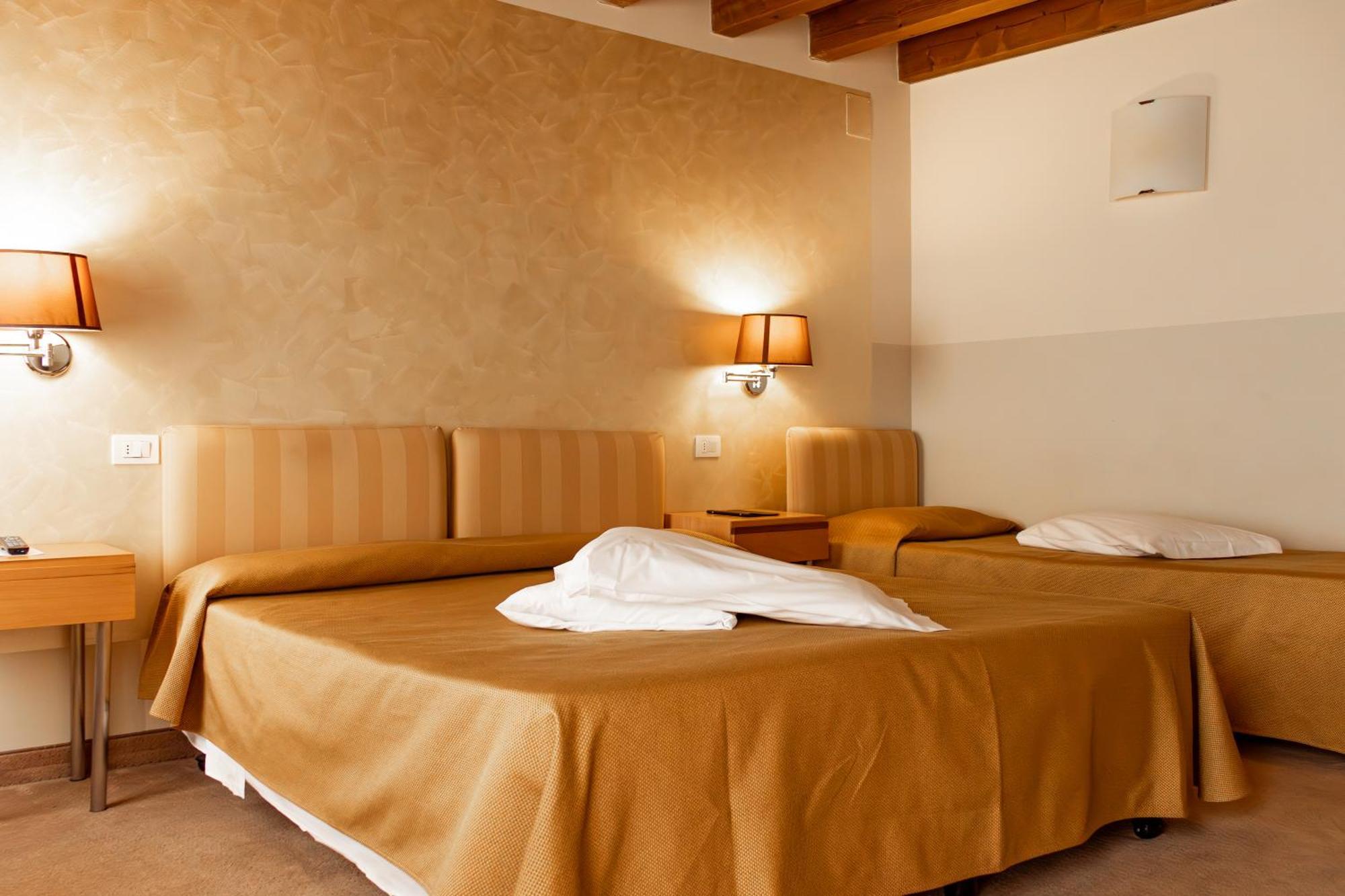 Hotel Dependance Silvestro 가르다 외부 사진